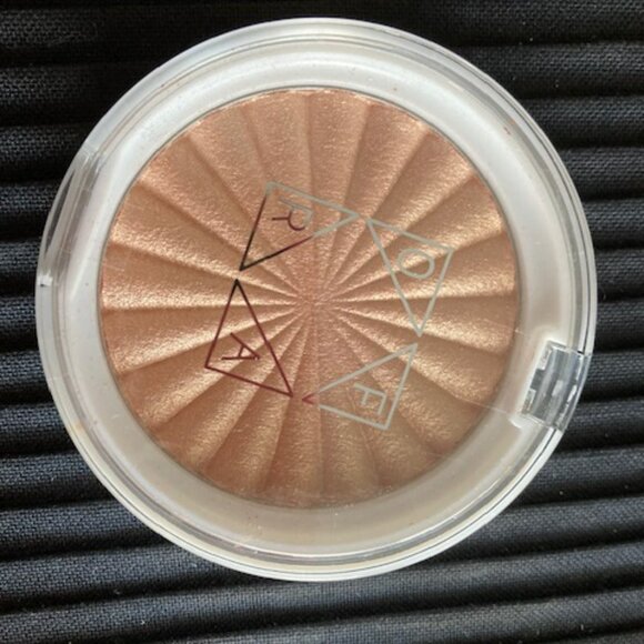 8 Piece Makeup Bundle - NEW - Picture 3 of 10